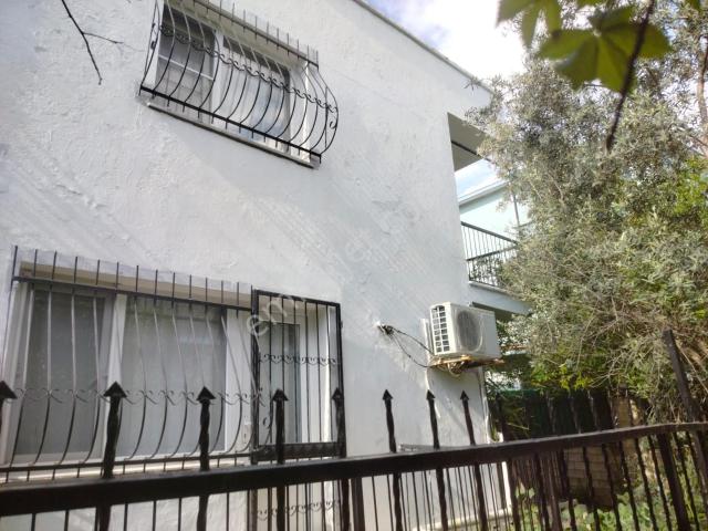 Gaziemir Beyazevler'de Satılık Müstakil Villa
