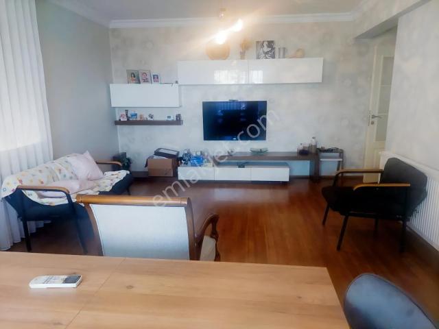 Gaziemir Irmak Mah.de Siteiçi Merkezi Konumda 3+1 Satılık Daire