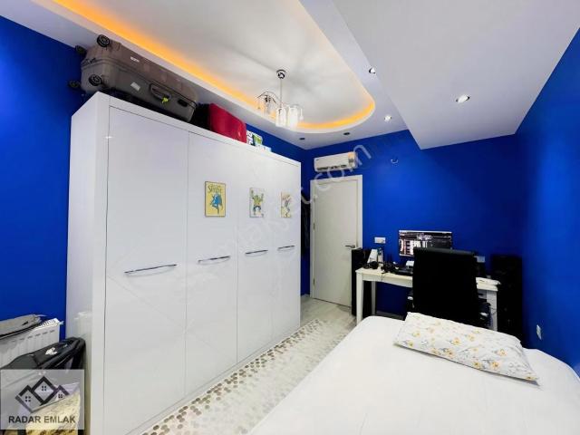 Gaziemir Optimum Karşısı Havuzlu Sitede Satılık 3+1 Geniş Daire