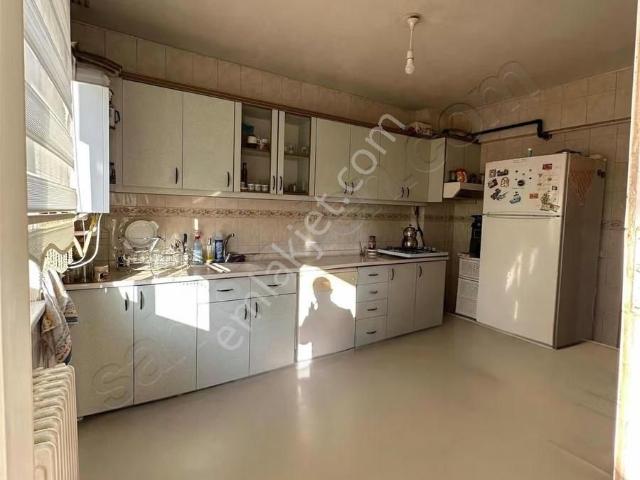 Gazikent Sitesi Satılık 3+1 Daire 145 M2