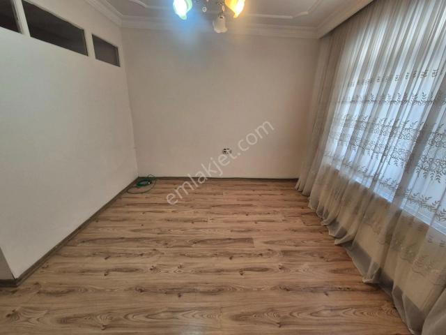 Gaziosmanpaşa Merkez'de Kiralık 2+1 Giriş Kat Daire