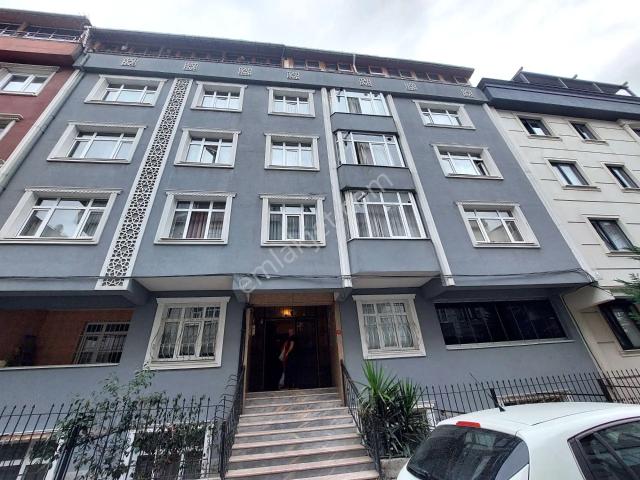 Gaziosmanpaşa Baglarbaşı De Kiralık Daire Birinci Kat Balkonlu 2+1 110 M2