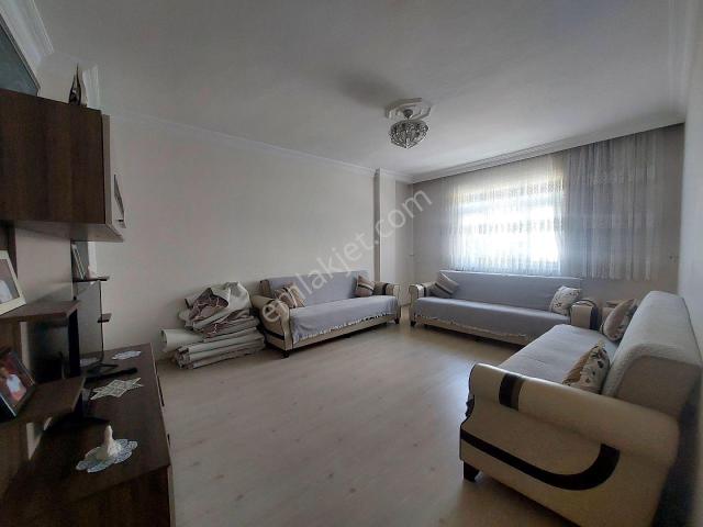 Gaziosmanpaşa Küçükköy Yeni Mah De Kiralık Daire 3.kat Balkonlu Eşyalı 2+1 100 M2
