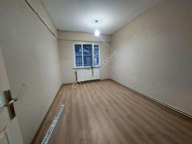 Gaziosmanpaşa Küçükköy Yeni Mah Kiralık Kot 2 Balkonlu 1+1 75 M2