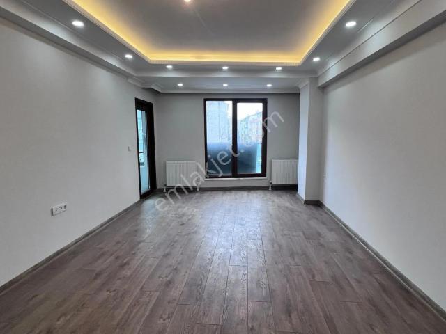 Gaziosmanpaşa Karadeniz Mahallesin'de Satılık Boş 2+1 Daire