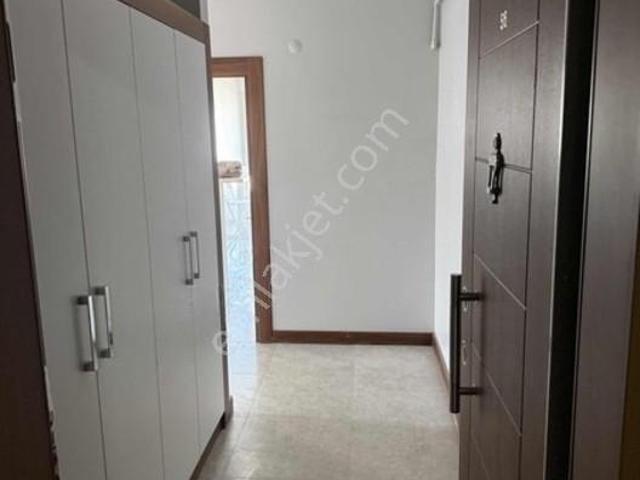 Gaziosmanpaşa Seçkinler İnci Evleri'nde Kiralık 3+1 Daire