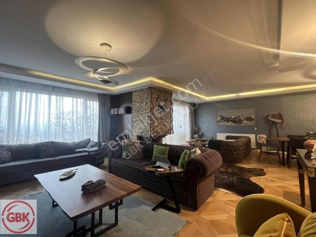 Gaziosmanpaşa Uğurmumcu Cd. 4+1 260m2 Satılık Daire!