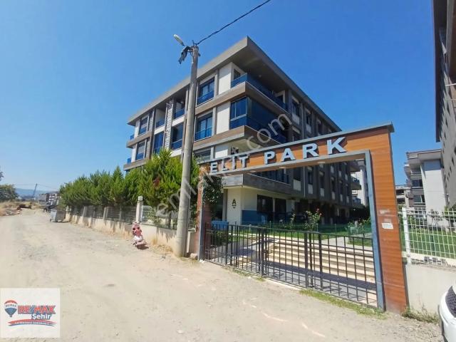 Gaziosmanpaşa'da Site İçinde Kapalı Otoparklı 135 M² 3+1 Daire