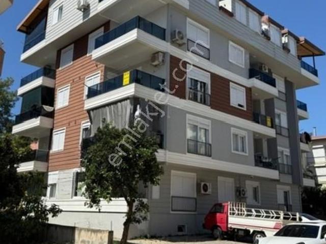 Gazipaşa Cumhuriyet Mahallesinde Satılık 2+1 Ayrı Mutfak Ara Kat