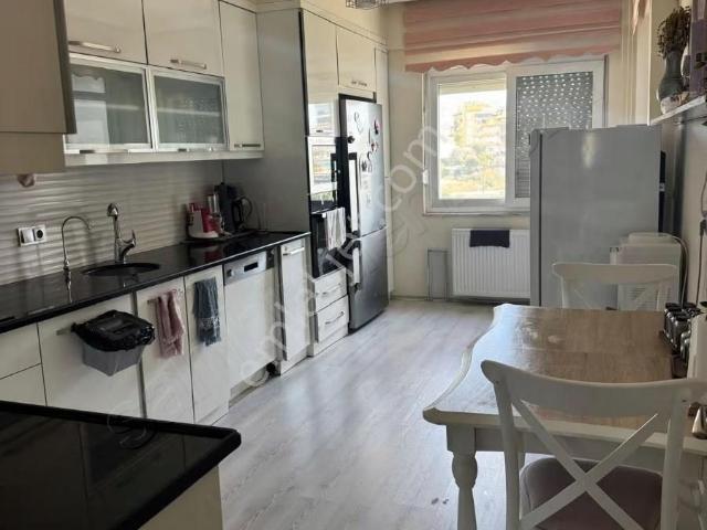 Gazipaşa İstiklal Mahallesinde Satılık 3+1 Ayrı Mutfak Daire