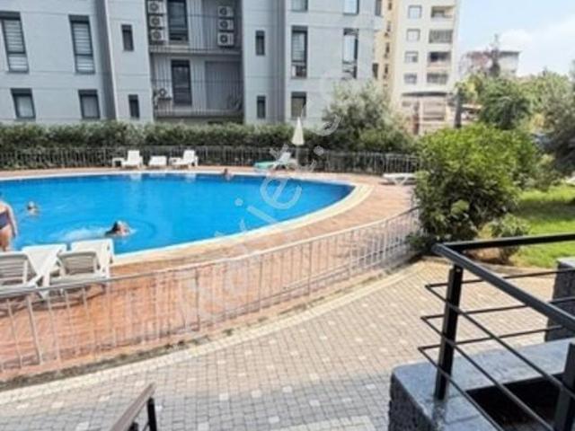 Gazipaşa Merkeze Yürüme Mesafesinde Satılık Havuzlu 1+1 Daire