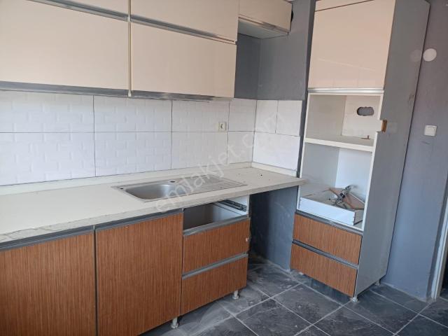 Gazipaşa'da Cadde Üzerinde İşyeri Yada Konut Kiralık 2+1 Daire