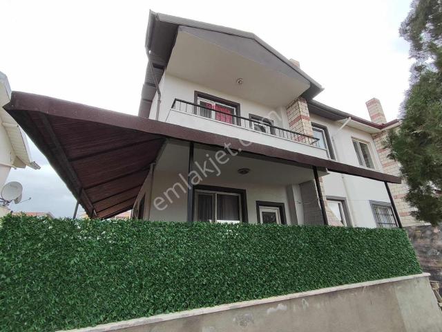 Gazlıgölde Kapalı Havuzlu Eşyalı 3+1 Dupleks Villa