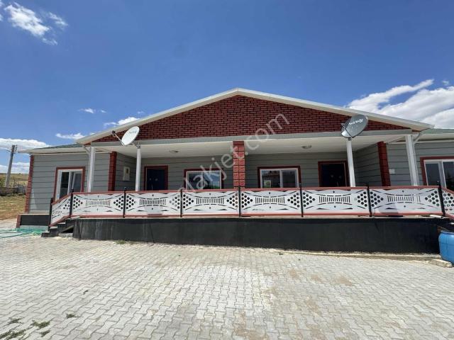 Gazlıgöl'de Yüzme Havuzlu Termal Villa