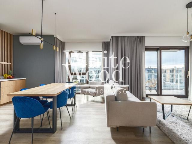 Nowoczesny apartament z widokiem na marinę i balkonem