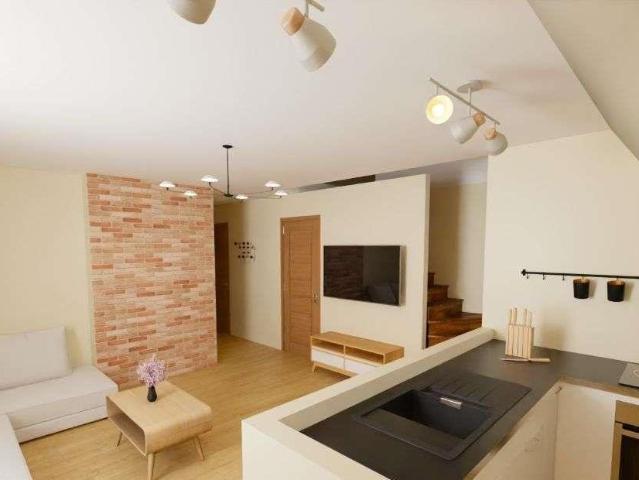 Przestronne 84m² w odrestaurowanej kamienicy polecam!