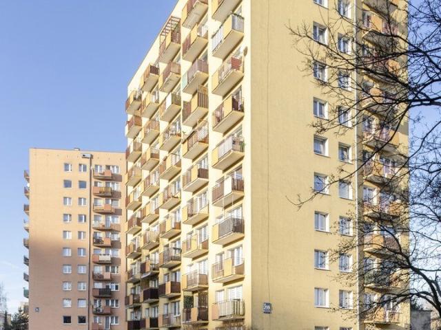 3 pokoje z balkonem do remontu, blisko parku polecam!