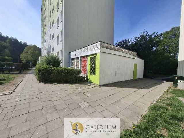 Na wynajem lokal 42 m² w Gdyni Chylonia z parkingiem