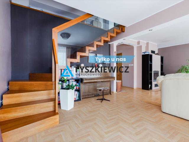 Gdynia Karwiny: Dom z 5 mieszkaniami, garaż, ogród