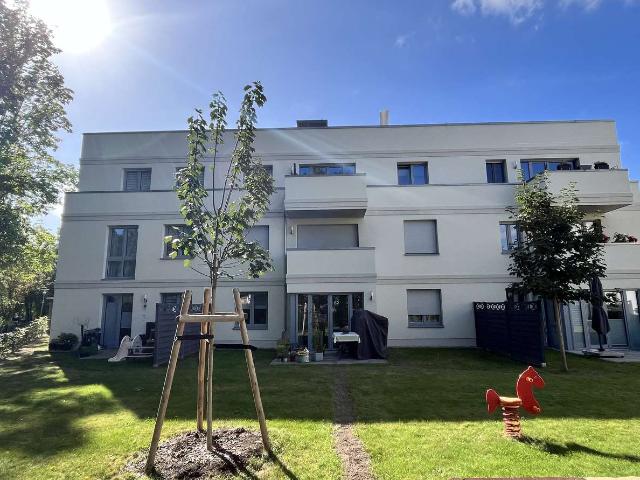 GEMÜLICHE* 2 Zi. Wohnung mit EBK & Balkon& Dachterrasse & Carport