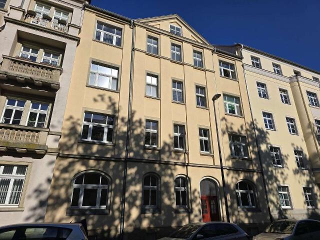 gemütlich, helle 3 Zimmerwohnung mit großen Balkon in zentraler, ruhiger Lage zu verkaufen
