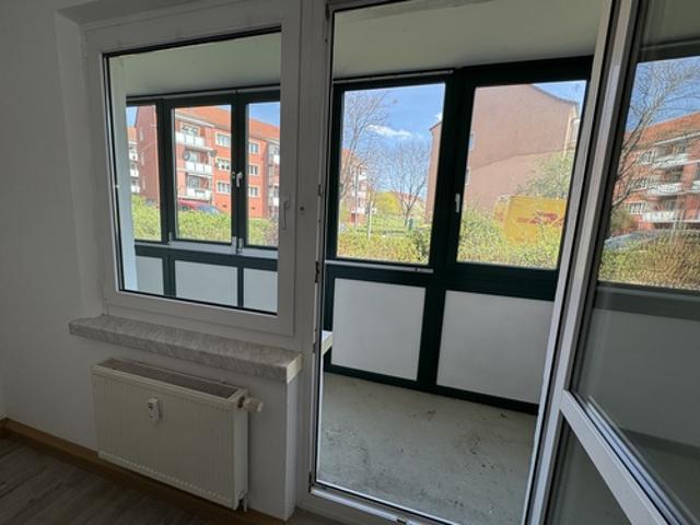 Gemütlich wohnen, großzügig genießen: 2 Raum Wohnung mit Wintergarten in Gera Bieblach!