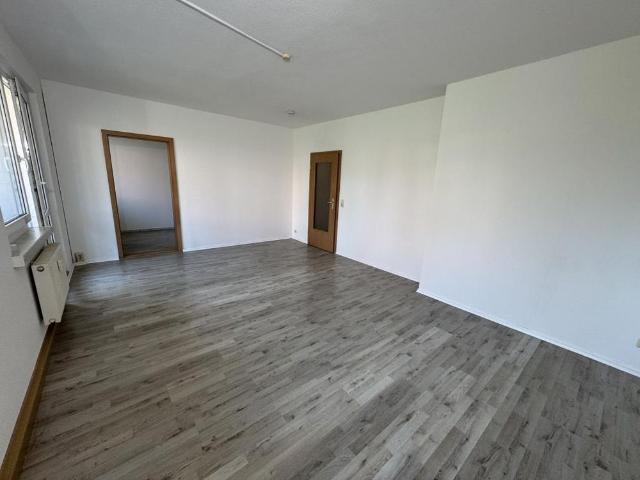 Gemütlich wohnen, großzügig genießen: 2 Raum Wohnung mit Wintergarten in Gera Bieblach!