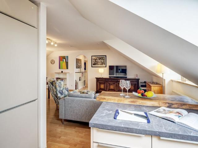 Cozy Top Floor Living near the Perlacher Forst in Munich