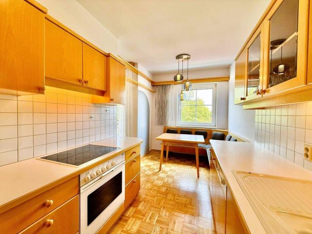 GEMÜTLICH WOHNEN | 2 Zimmer | ca. 59 m² WFL | Einbauküche | LOGGIA | Lift | PKW Stellplatz