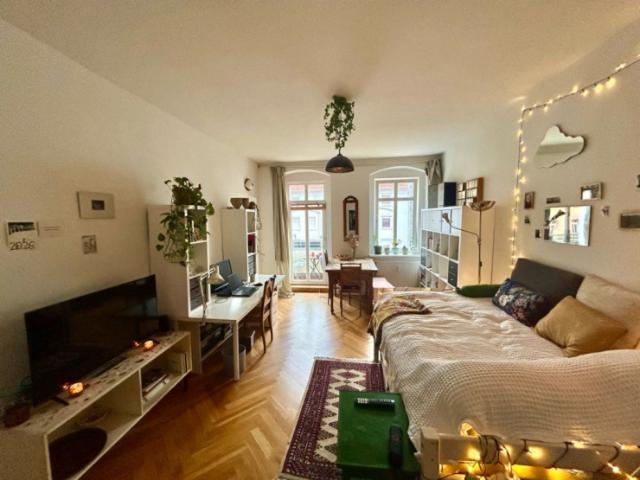Gemütliche möblierte Wohnung im Herzen von Friedrichshain / Cosy furnished apartment in the heart of Friedrichshain