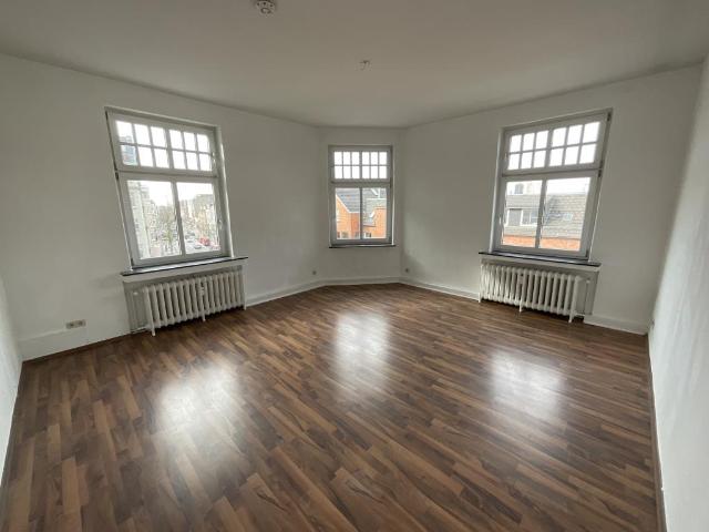 Gemütliche Altbauwohnung in der Hafenstraße mit neuem Laminat und großem Badezimmer