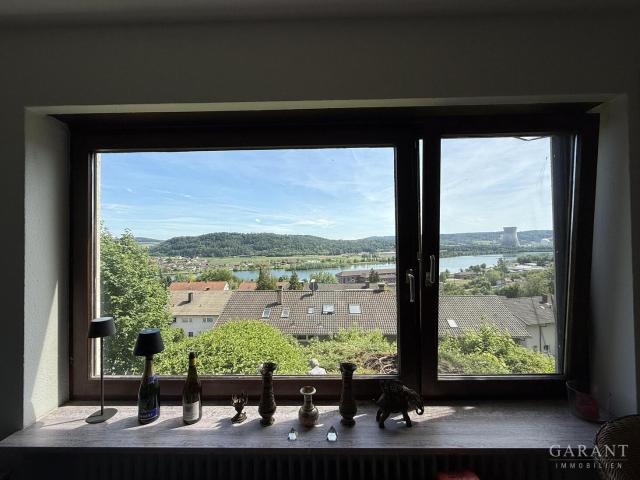 Gemütliche, barrierearme 3 1/2 Zi. Whg. mit Stellplatz, Balkon und herrlichem Ausblick!