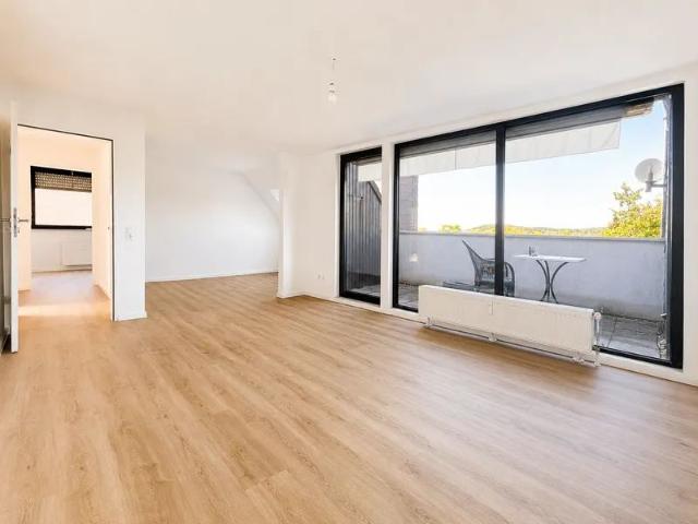 Gemütliche ca. 68m² große 2 Zimmer Wohnung mit Loggia und Stellplatz in ruhiger Sackgassenlage