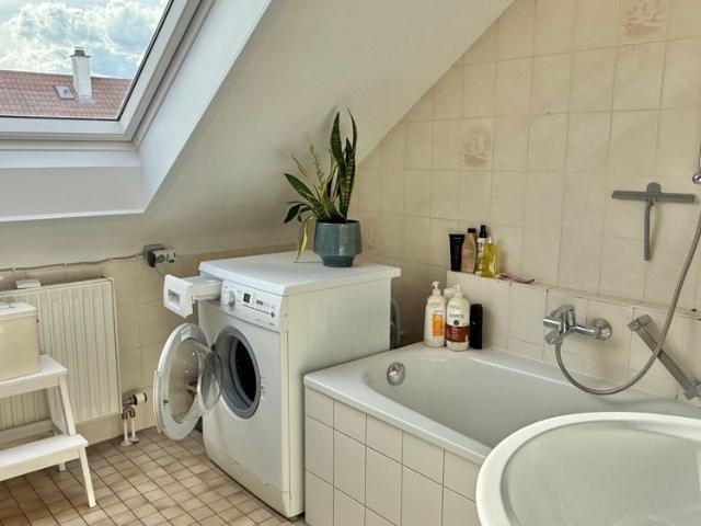 Gemütliche Dachwohnung mit Terrasse in der Weststadt