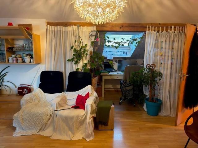 Gemütliche Dachgeschoßwohnung, 2 Zimmer mit Küchenzeile in Passau Neustift