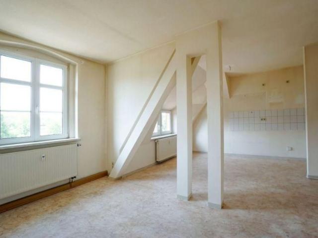 Gemütliche Dachgeschosswohnung – 2 Raum, befristet auf ca. 1 Jahr