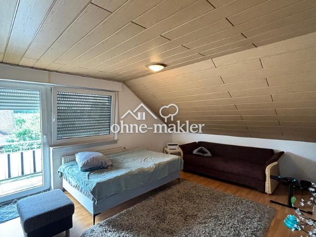 Gemütliche Dachgeschosswohnung mit Balkon