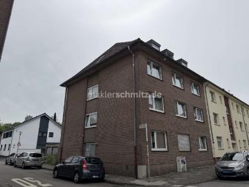 GEMÜTLICHE DACHGESCHOSSWOHNUNG MIT BESONDEREM CHARME