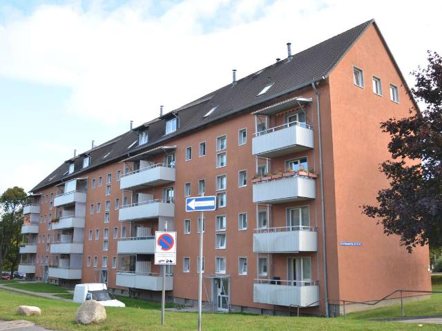 gemütliche Dachgeschosswohnung mit großem Wohnzimmer