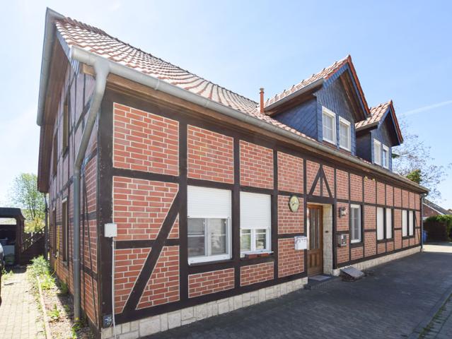 Gemütliche Dachgeschosswohnung zur Selbstnutzung oder Anlage nahe Wolfsburg!