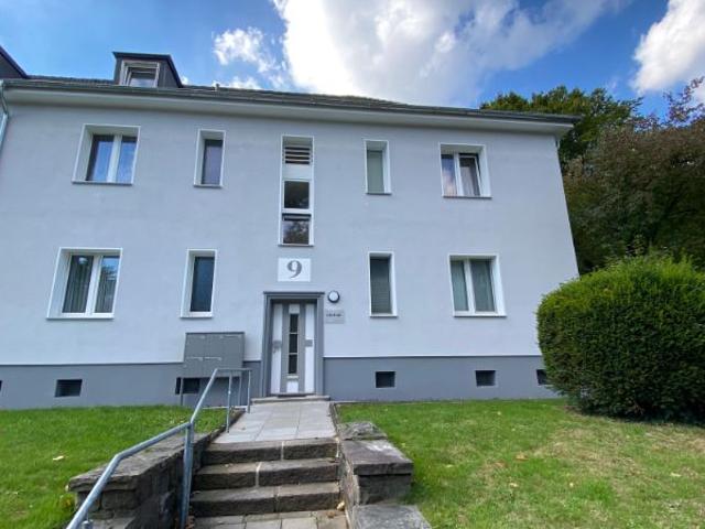 Gemütliche, DG Wohnung in Schlossparknähe