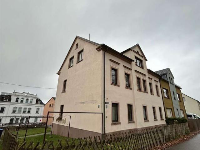 Gemütliche DG 2 Zimmer mit Dusche und Laminat in ruhiger Lage!