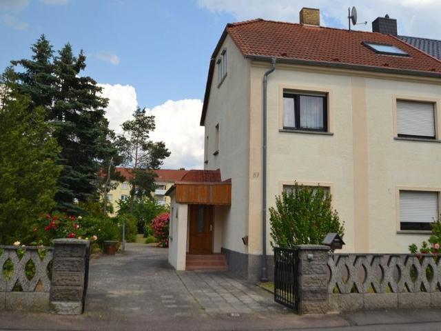 Gemütliche DHH mit großem Gartenareal