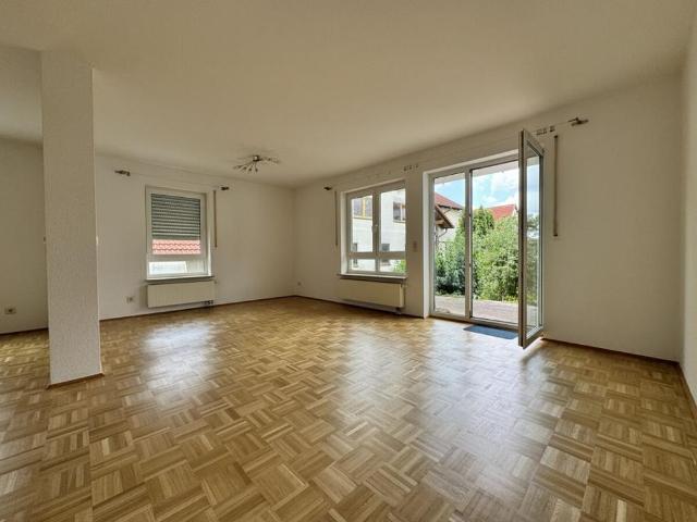 Gemütliche Doppelhaushälfte mit Garage, Stellplatz und Garten
