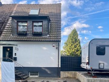 Gemütliche Doppelhaushälfte mit traumhaftem Grundstück
