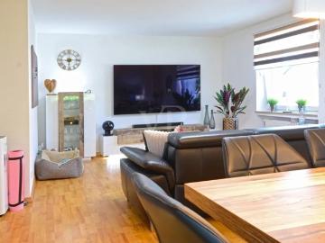 Gemütliche Etagenwohnung in ruhiger Seitenstraße