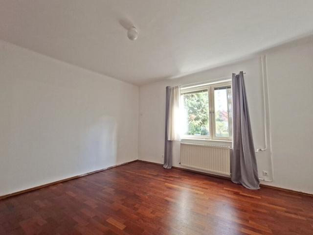 Gemütliche Ebenerdige 2 Zimmer Innenhof Wohnung Für Singles im Zentrum von Baden bei Wien