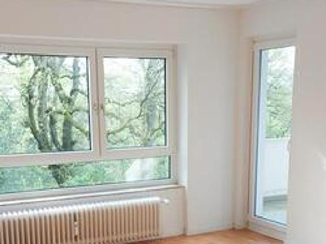 Gemütliche Ein Zimmer Wohnung mit Balkon in ruhiger Lage zu vermieten