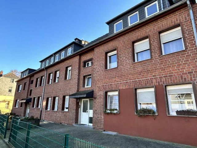 Gemütliche, frisch renovierte 3 Zimmer Dachgeschosswohnung ab sofort zu vermieten