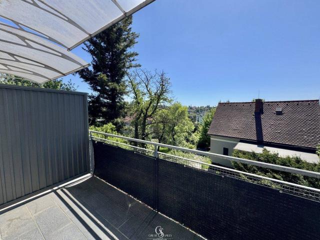 Gemütliche Garçonnière mit traumhaften Ausblick, großzügigen Balkon, INKL. TIEFGARAGENSTELLPLATZ in LKH Nähe